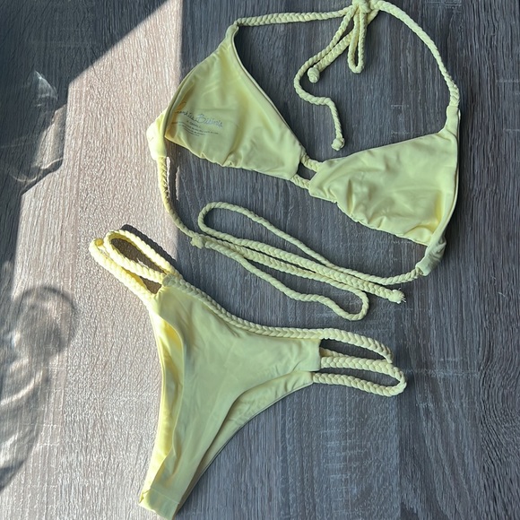 Frankie’s Bikinis Butter Yellow Gorgeous Oceanside Set Size S/XS - Picture 7 of 7